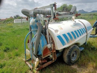 Carro herbicida  15m 3 boquillas con antideriva.