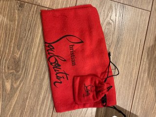 Christian Louboutin Talla 35  Pigalle 100 patent