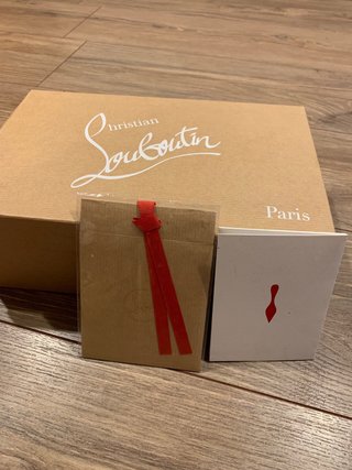 Christian Louboutin Talla 35  Pigalle 100 patent