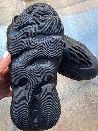 Adidas Yeezy Foam Runner Talla 42 Negro