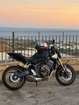 Honda CB650R 2025 E-CLUTCH Neo Sports Cafe 7000 km