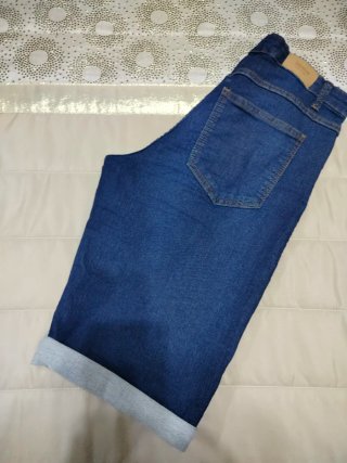 Pantalón vaquero corto azul