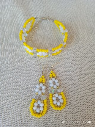 Conjunto Pulsera y Pendientes Hechos a Mano