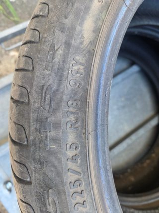 Neumáticos de coche
