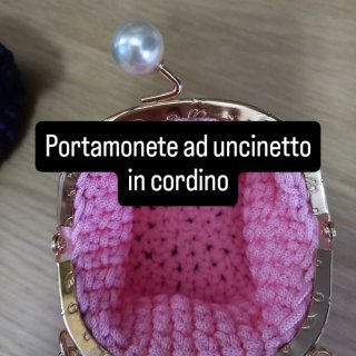 Portamonete uncinetto rosa con cuore