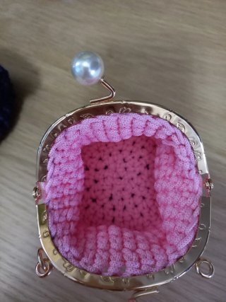Portamonete uncinetto rosa con cuore