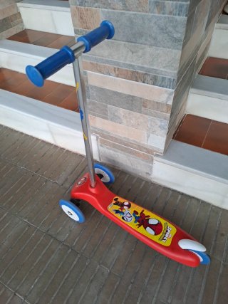Patinete infantil 3 ruedas Spiderman