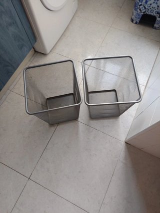 2 Papeleras Metálicas Plateadas