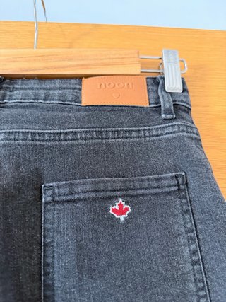 Pantalón vaquero campana negro noon talla 30/32