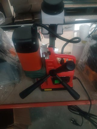 Taladro magnético con refrigerante