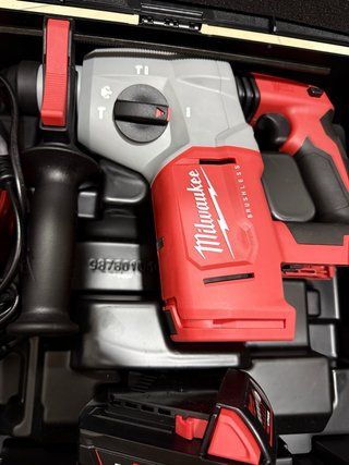 Milwaukee M18 BLH Martillo Rotativo