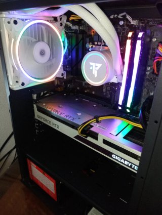 PC I7 12700K, 16GB, RTX 3060 12GB.