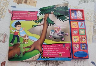 Libro con solapas y sonidos de La Patrulla Canina
