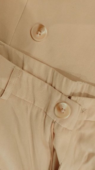 Traje de chaqueta y pantalón rosa