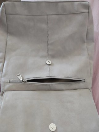 Bolso mochila chica beige