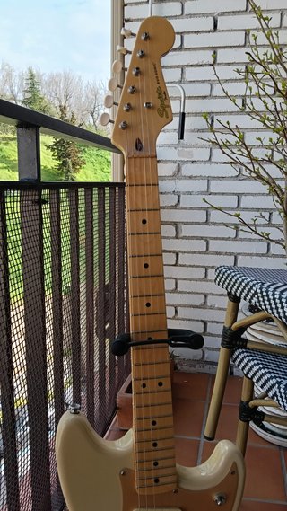 Guitarra Squier Classic Vibe Duo-Sonic HS