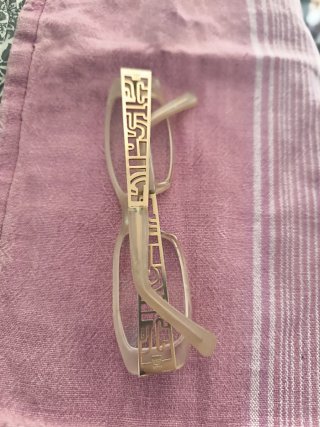 Gafas de pasta beige
