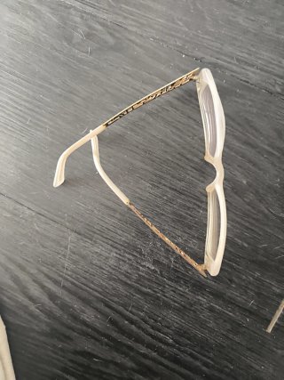 Gafas de pasta beige