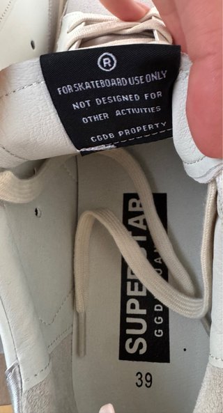 Golden Goose Sneakers Blancas y Doradas