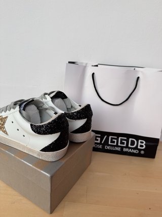 Golden Goose Superstar Blanco y Dorado