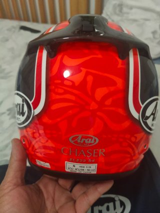 Casco Arai camouflage con visiera blu