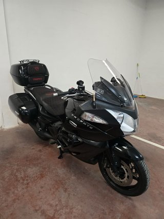 Triumph Trophy 1200 Negra