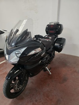 Triumph Trophy 1200 Negra