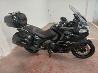 Triumph Trophy 1200 Negra