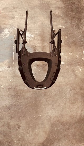 Maletas Givi + Baúl con herrajes  Kawasaki er6n