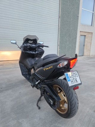 Yamaha T-Max 530 Maxi Scooter Negra/Gris