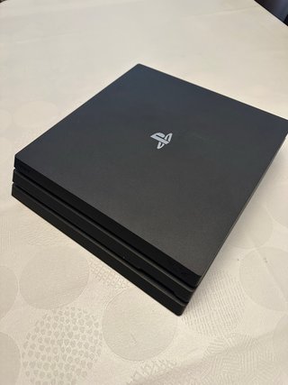 PS4 Pro (PlayStation 4) Negra version 9.00