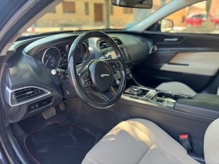 Jaguar XE IMPECABLE! historial en jaguar