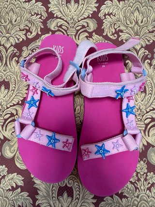 Sandalias niña con estrellas de mar