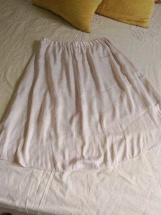 Falda rosa con bolsillos