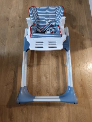 Trona o silla para bebé/niño con cojín a rayas