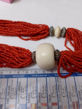 Collana vintage corallo e perle bianche