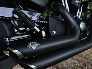 Harley Davidson Sportster 883R Negra