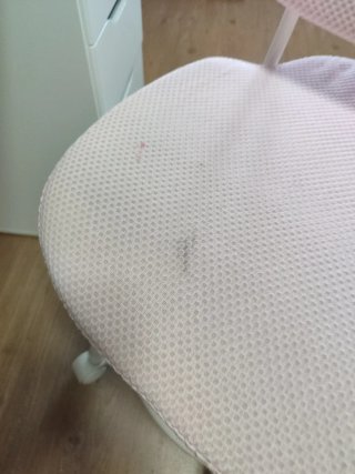 Silla escritorio infantil en color rosa.