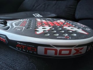 Pala Padel Nox AT10 12K Agustin Tapia
