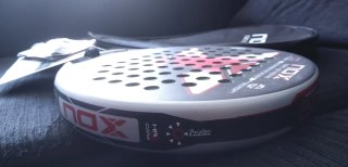 Pala Padel Nox AT10 12K Agustin Tapia