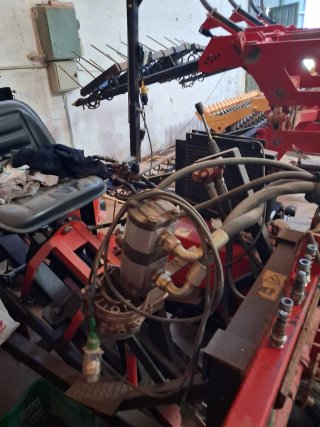 Máquina recolectora de ajos