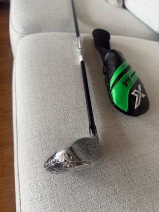 Palo Golf Híbrido XXIO H4 Varilla R Loft 20
