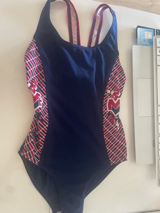 Bañador TURBO niña 6/12A da poca talla
