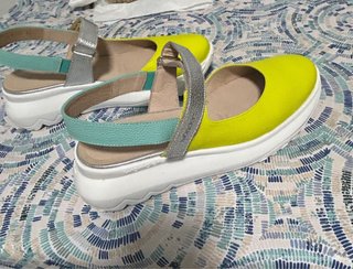 Sandalias Wonders Piel Amarillas y Plateadas