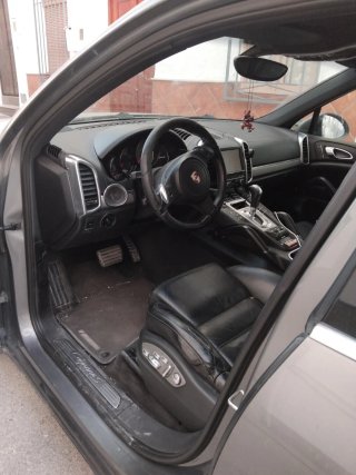 Porsche Cayenne 2011
