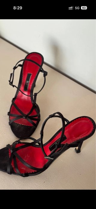 Sandalias CH Tiras Finas Negras Rojas