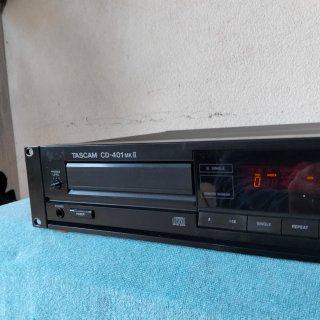 Lettore CD Tascam CD-401 MK II