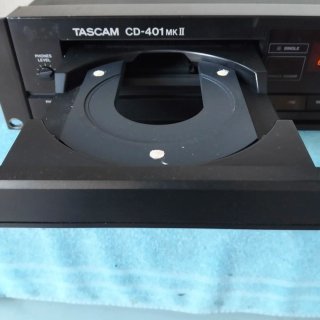 Lettore CD Tascam CD-401 MK II