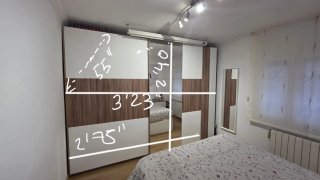 Armario de matrimonio con puertas correderas