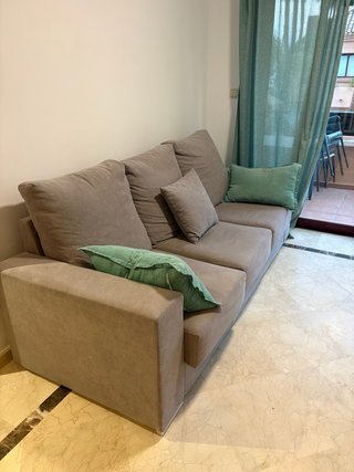 Sofa 3 plazas. Buen estado.